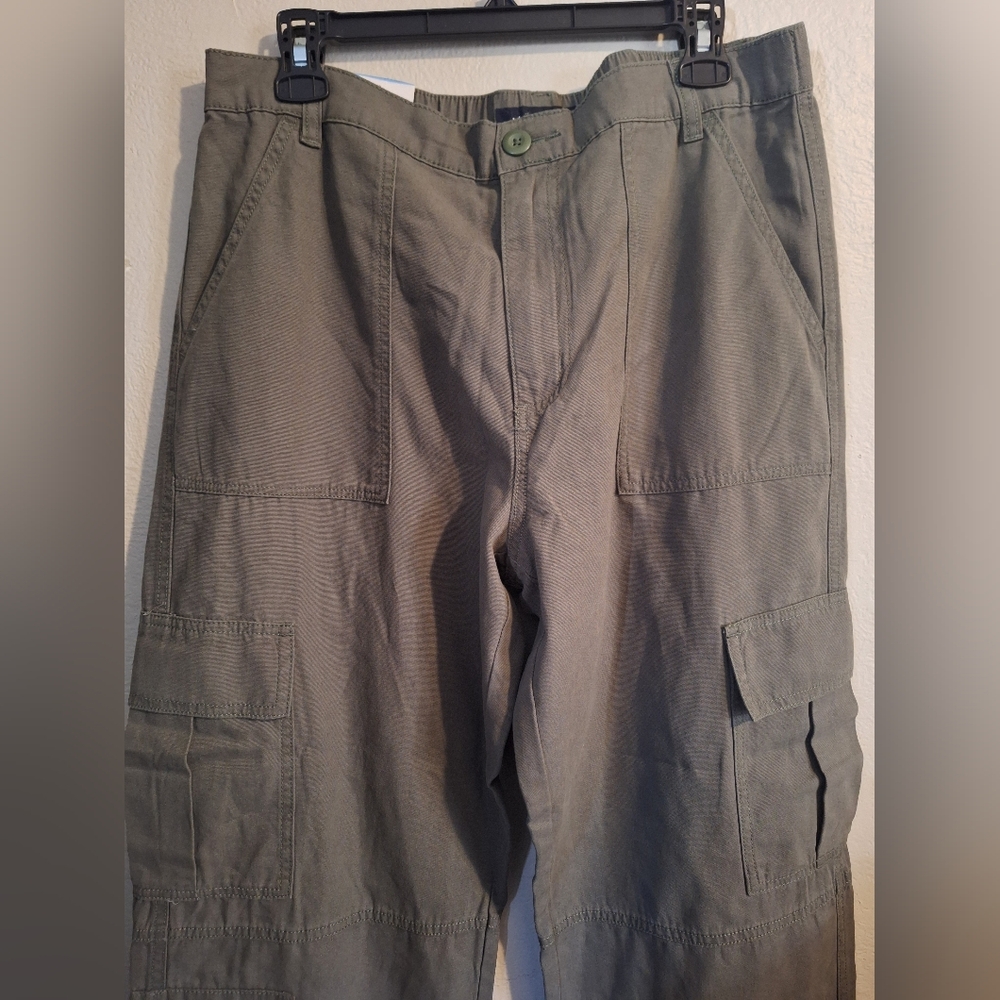 NWT Aeropostale Women's Olive Cargo Pants - Picture 3 of 5